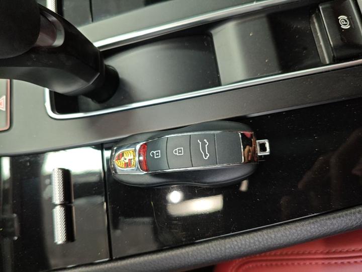 2023 Macan 2.0T photo 8