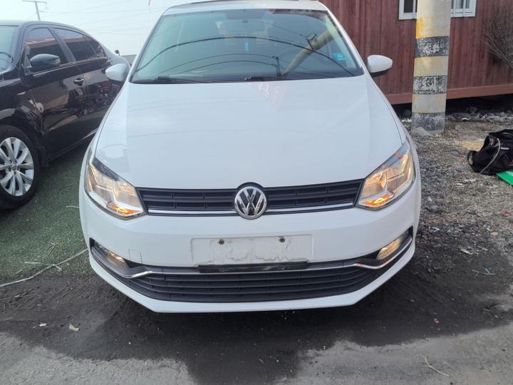 Polo 2016 1.6L AT Comfort photo 2