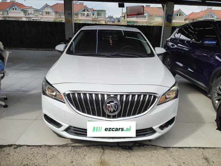 Verano 2015 Sedan 15S AT Progressive photo 2