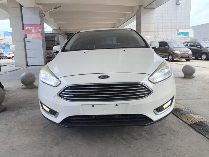 Focus 2015 Sedan EcoBoost 180 AT Elite photo 2