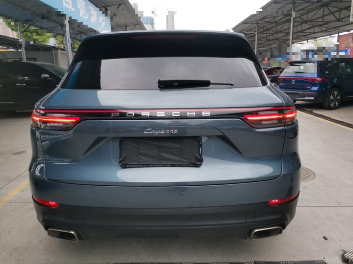 2018 Cayenne 3.0T photo 3