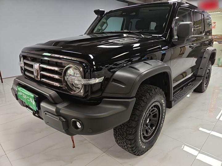 300 2022 2.0T Tank