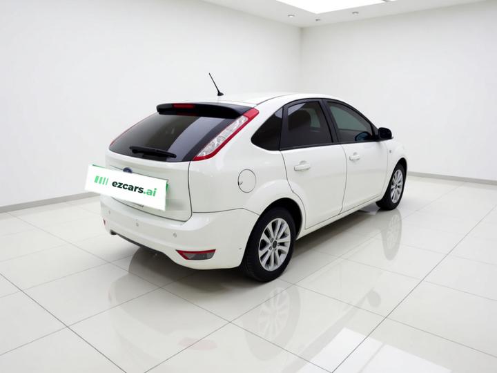 Focus 2013 Hatchback Classic 1.8L MT photo 6