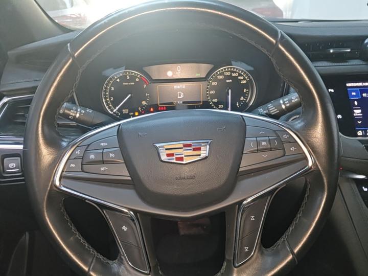 XT5 2020 Facelift 28T Luxury photo 2