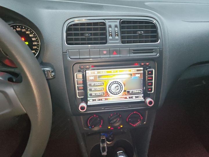 Polo 2014 1.6L AT Comfort photo 5