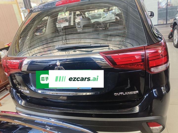 Outlander 2018 2.0L RWD Honor 5-Seater photo 5