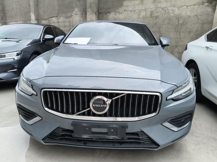 S60 2023 B4 Luxury photo 2