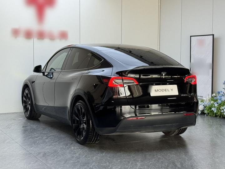 Model Y 2022 Facelift RWD photo 4
