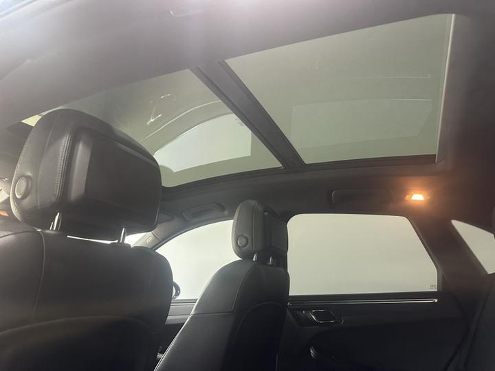 2021 Macan 2.0T photo 7