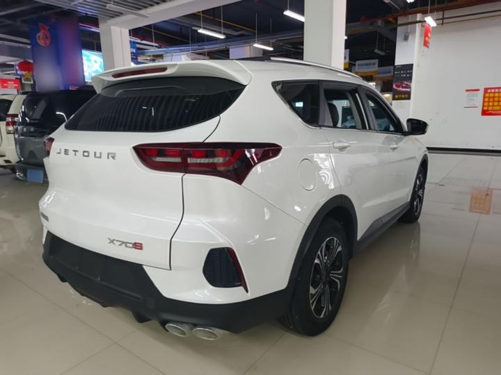 X70S 2022 1.5T DCT 7-Seater photo 6