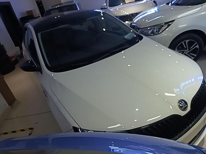 Rapid Spaceback 2016 Facelift 1.6L AT photo 3