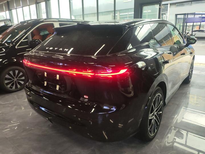 Voyah 2025 AWD Qiankun photo 4