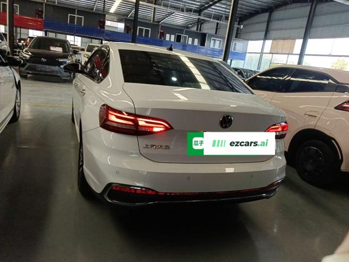 Lavida 2023 1.5L AT photo 3