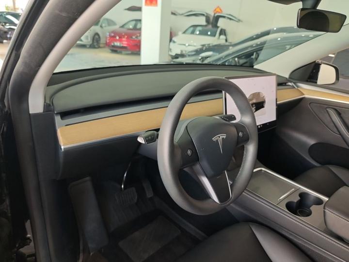 Model Y 2022 Facelift RWD photo 5