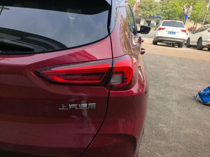 2020 20T CVT Luxury photo 7