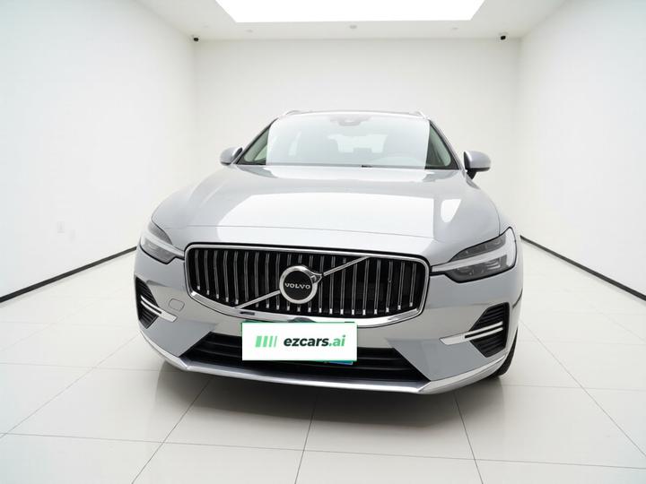XC60 2024 B5 AWD Luxury photo 2