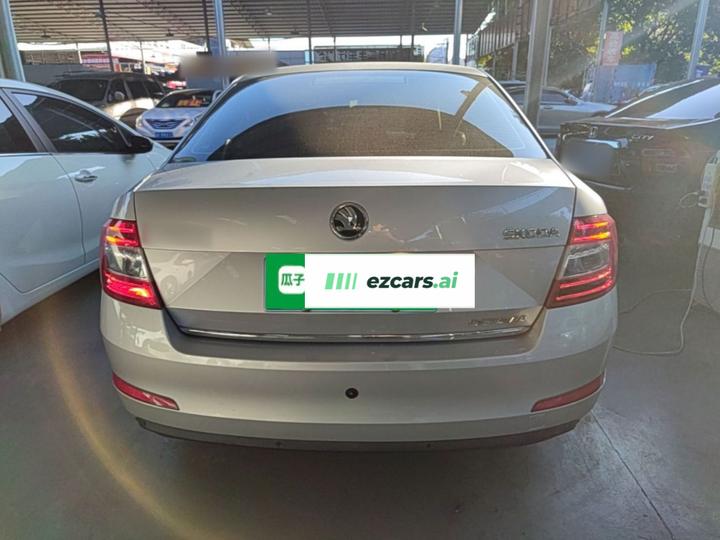 Octavia 2015 1.6L AT photo 5
