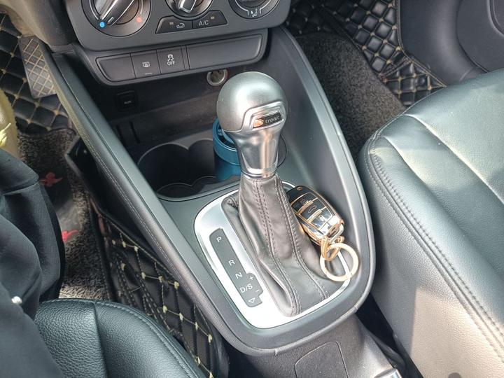 A1 2016 30 TFSI Sportback Design photo 8
