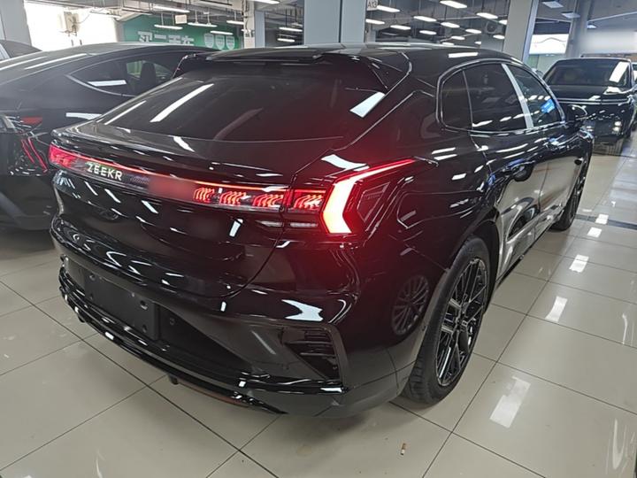 001 2026 95 AWD Max photo 4