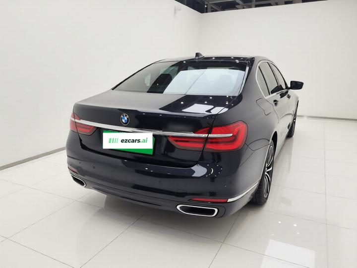 7 Series 2016 730Li Luxury photo 5