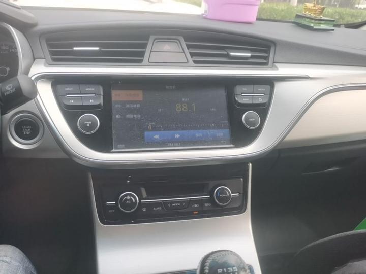 Emgrand GL 2017 1.8L MT Elite photo 8