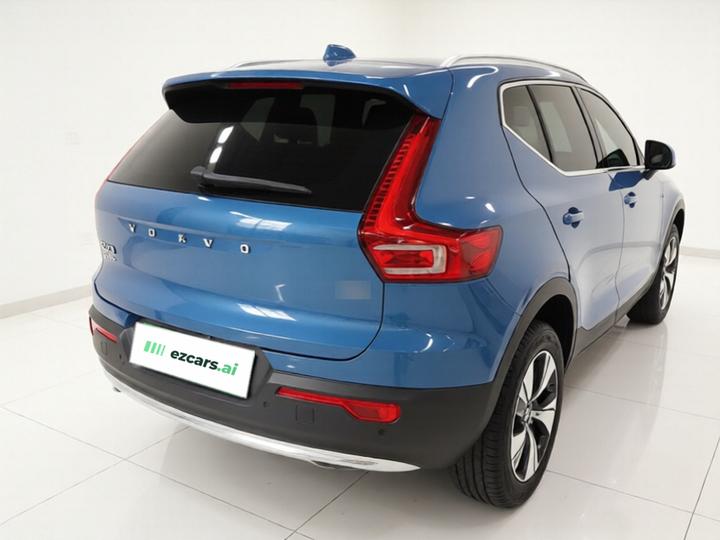 XC40 2023 B3 Luxury photo 4