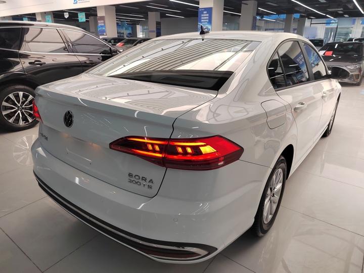 Bora 2024 200TSI DSG Cruise photo 4