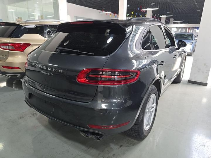 2017 Macan 2.0T photo 4