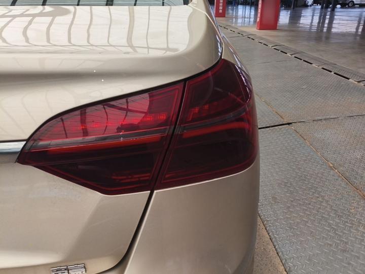Emgrand 2020 1.5L CVT photo 7