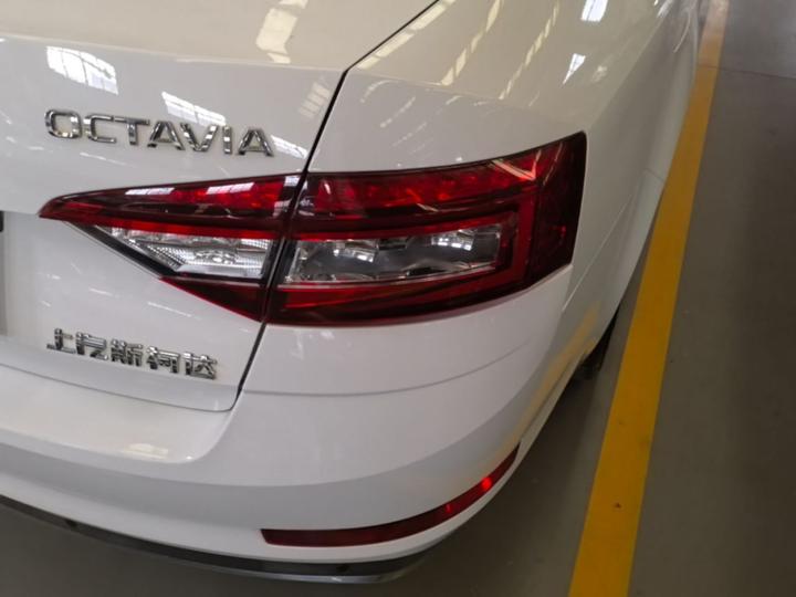 Octavia 2018 1.6L AT Luxury photo 7