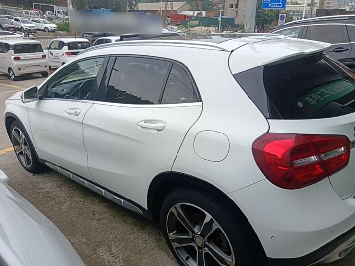 GLA 2016 GLA 220 4MATIC Luxury photo 4
