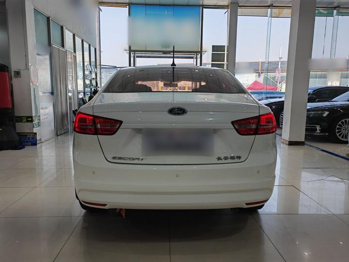 Escort 2017 Facelift 1.5L AT Comfort photo 5
