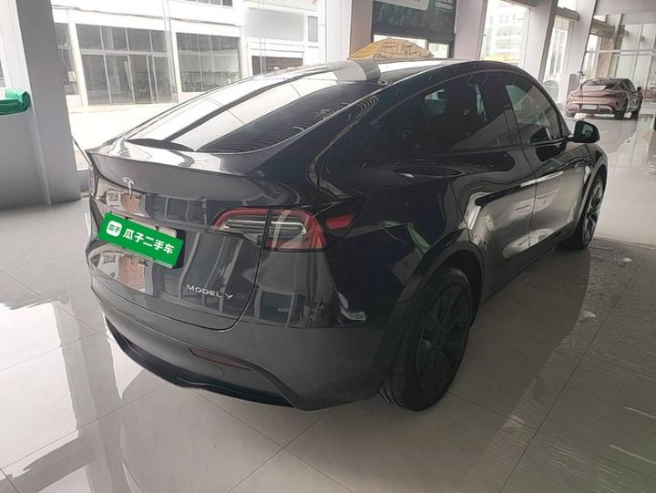 Model Y 2024 RWD photo 6