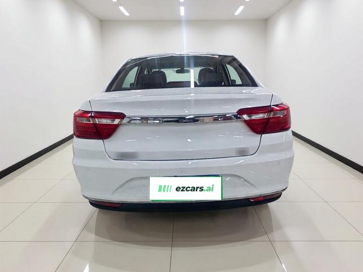 Vision 2018 1.5L AT photo 5