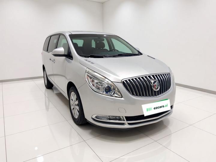 GL8 2015 2.4L Luxury Business Exclusive photo 3