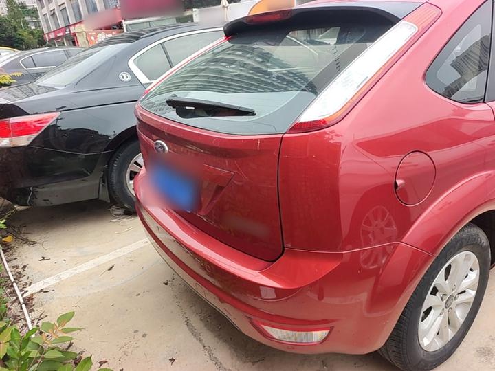 Focus 2013 Hatchback Classic 1.8L AT Anniversary Edition photo 3