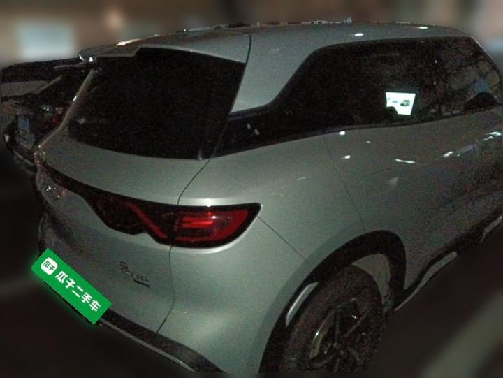 Yuan UP 2025 ADAS 401KM Leading photo 6