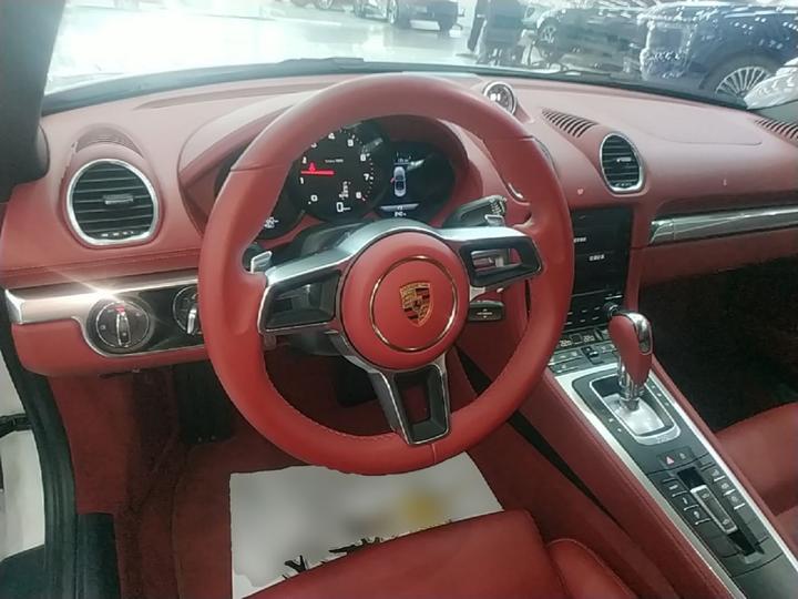 718 2022 Boxster 2.0T photo 6