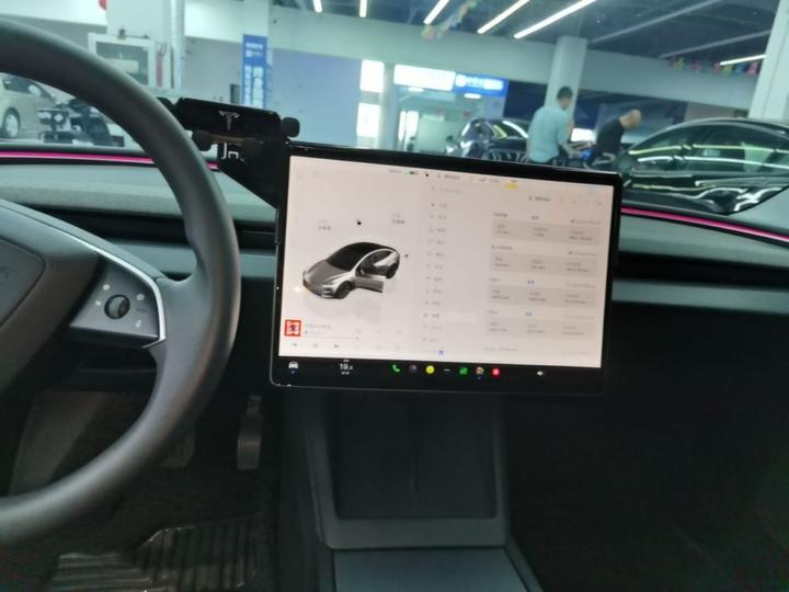 Model 3 2023 RWD photo 8