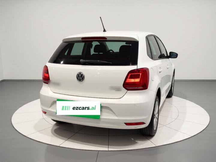 Polo 2016 1.6L AT Comfort photo 5
