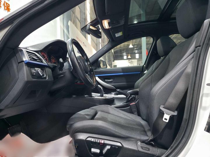 3 SeriesGT 2018 320i M Sport photo 8