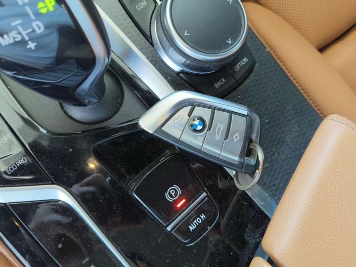 5 Series Imported 2022 Facelift 525i M Sport Package photo 8