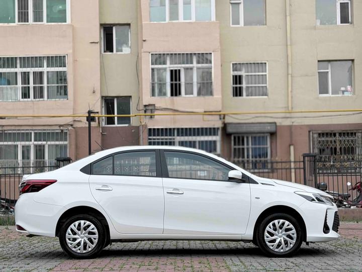 Vios 2022 1.5L 20 Anniversary Edition photo 4