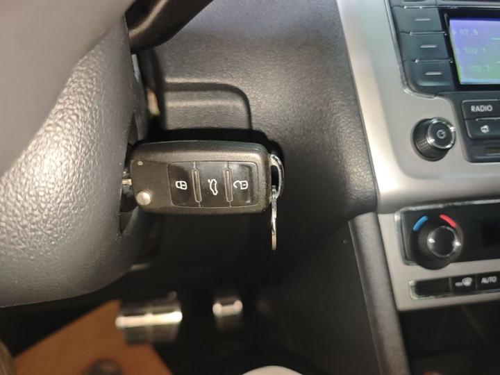 2014 1.6L Cross Polo AT photo 8