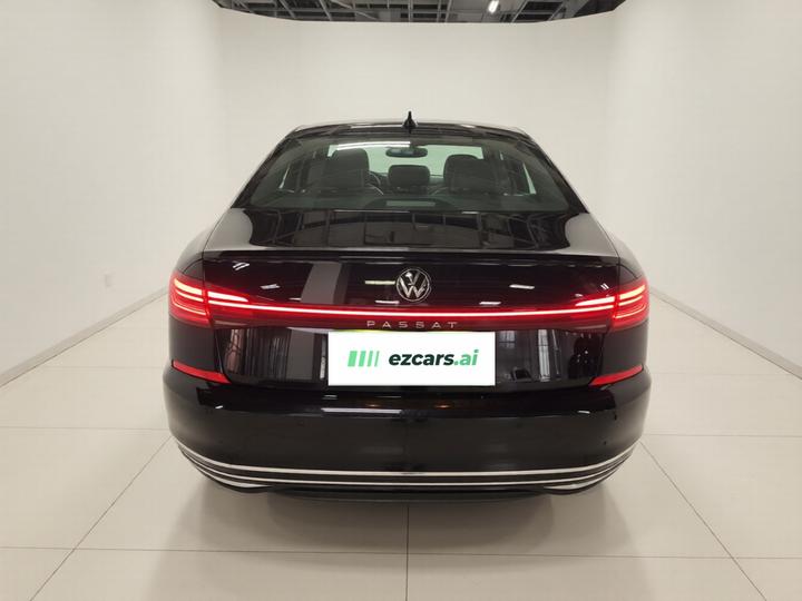 Passat 2023 330TSI Luxury photo 3