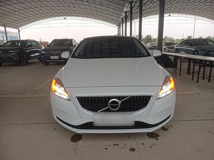 V40 2017 T3 photo 2