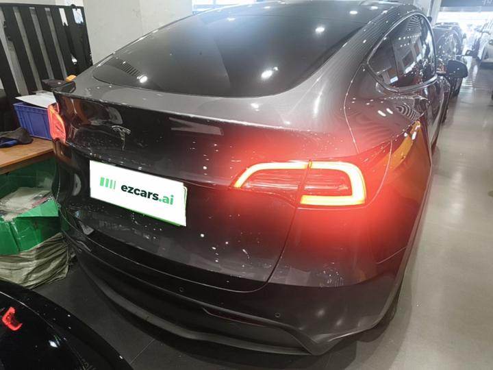 Model Y 2022 RWD photo 3