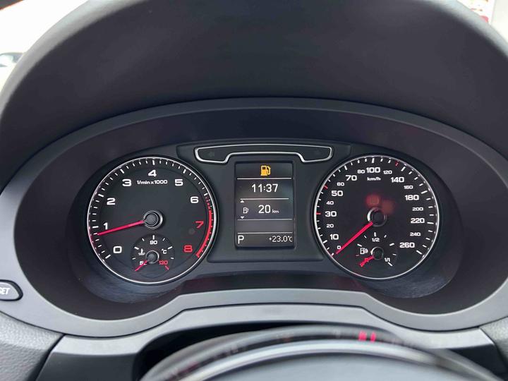 Q3 2015 30 TFSI Comfort photo 6