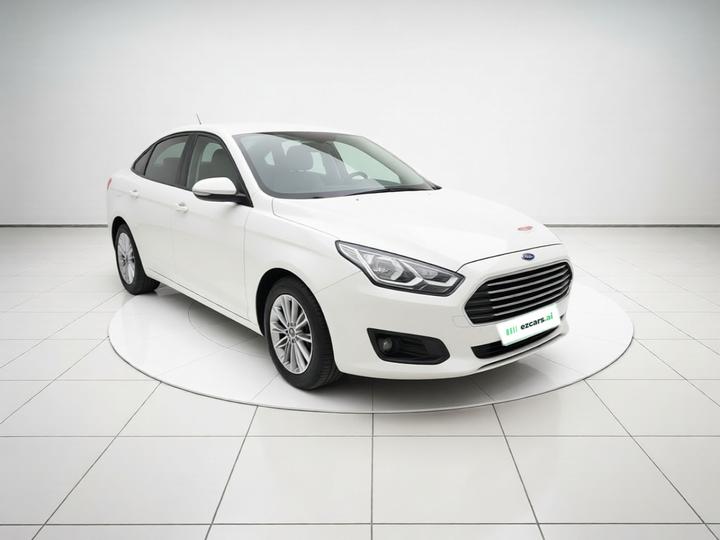 Escort 2015 1.5L MT Comfort photo 3