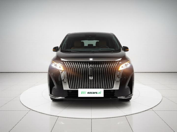 2025 AWD 8 photo 2